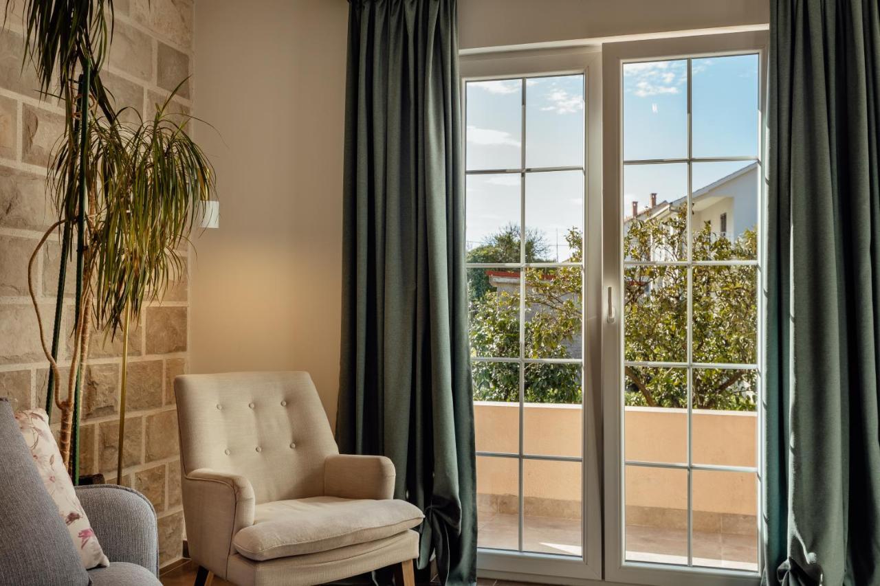 Stylish Mini-House With Garden & Beach Bijela Εξωτερικό φωτογραφία
