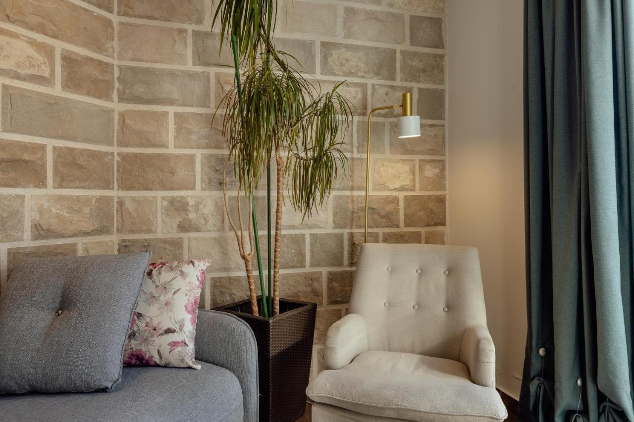 Stylish Mini-House With Garden & Beach Bijela Εξωτερικό φωτογραφία