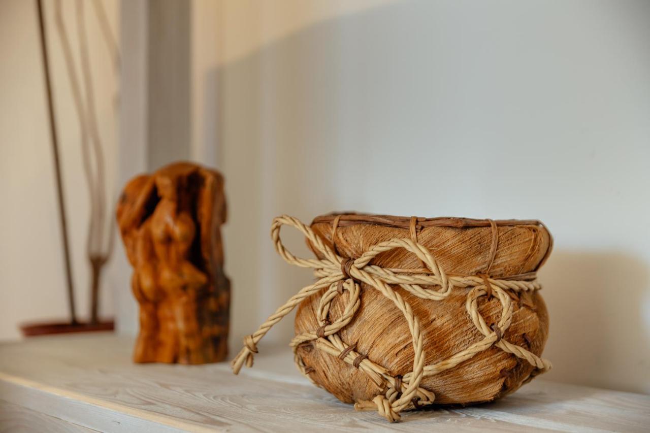 Stylish Mini-House With Garden & Beach Bijela Εξωτερικό φωτογραφία